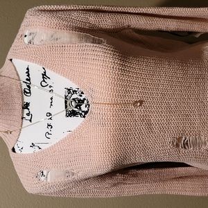 ⛄BNWT Beautiful, Soft V- Neck Choker Style Sweater